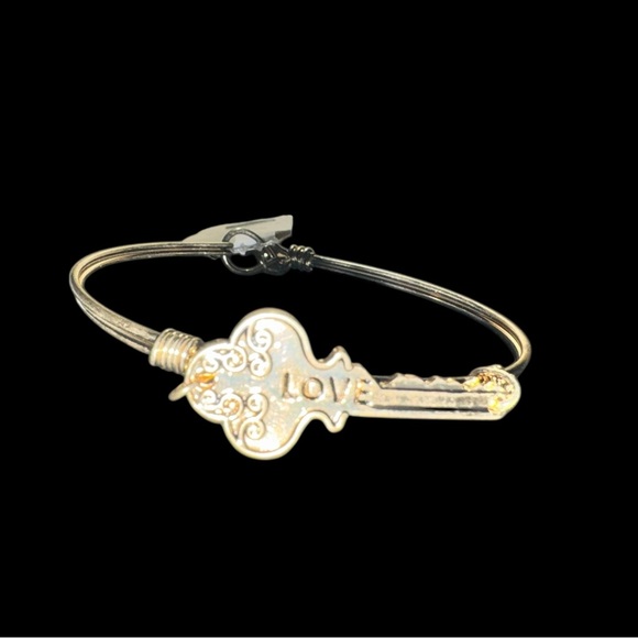 💥5 for $25💥 LOVE Bracelet NWT - Picture 2 of 11